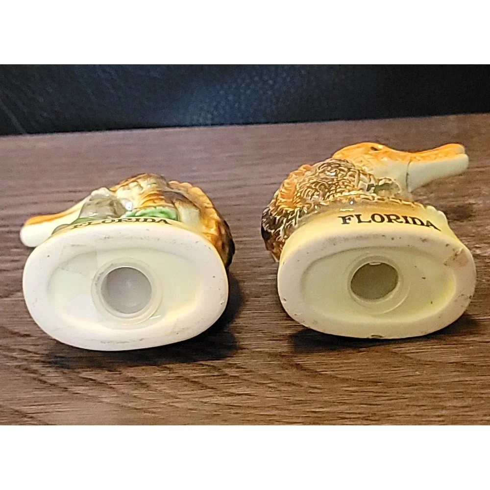 ALLIGATOR Ceramic Salt/Pepper Shakers Vintage FLORIDA Souvenir Japan Gator READ